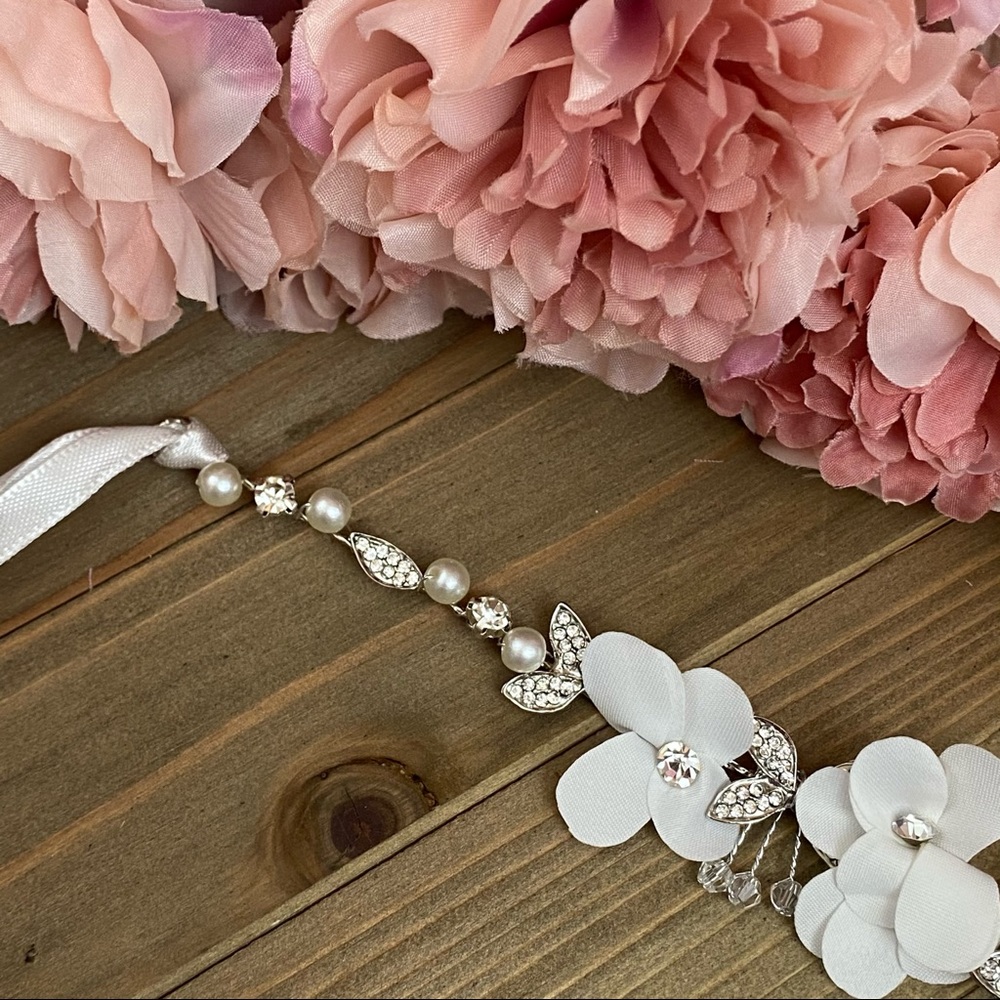 Crystal Pearl Flower Vine Tiara Headdress - Picture 12 of 16